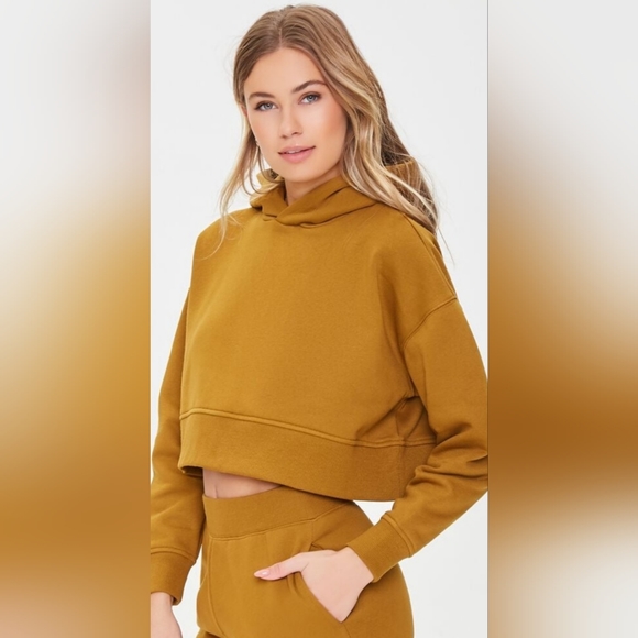 Forever 21 Tops - Chestnut Cropped Hoodie🤎